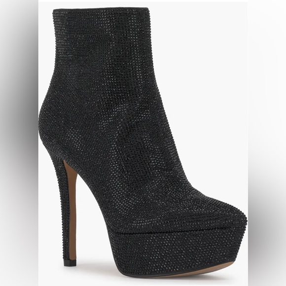 Jessica Simpson Shoes - NWT New in Box Jessica Simpson Odeda Metallic platform bootie.Size 10
